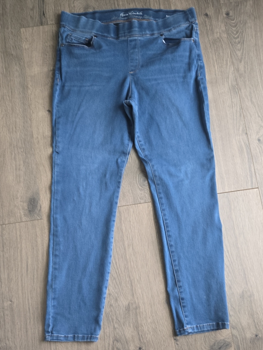 Gloria Vanderbilt Stretch Jeggings in Medium Blue